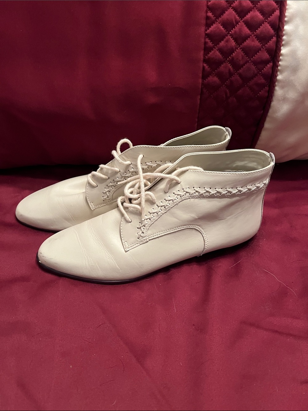 ellemenno Lace-Up Ankle Boots in Cream